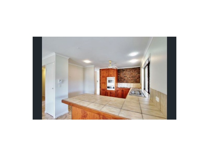 27 BROCHET STREET, Mansfield QLD 4122