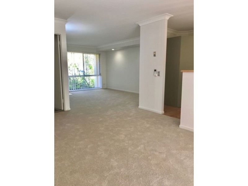 1 Warbler Parade, Varsity Lakes QLD 4227