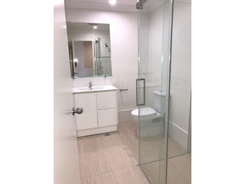 1 Warbler Parade, Varsity Lakes QLD 4227