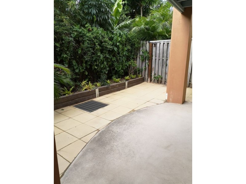 1 Warbler Parade, Varsity Lakes QLD 4227