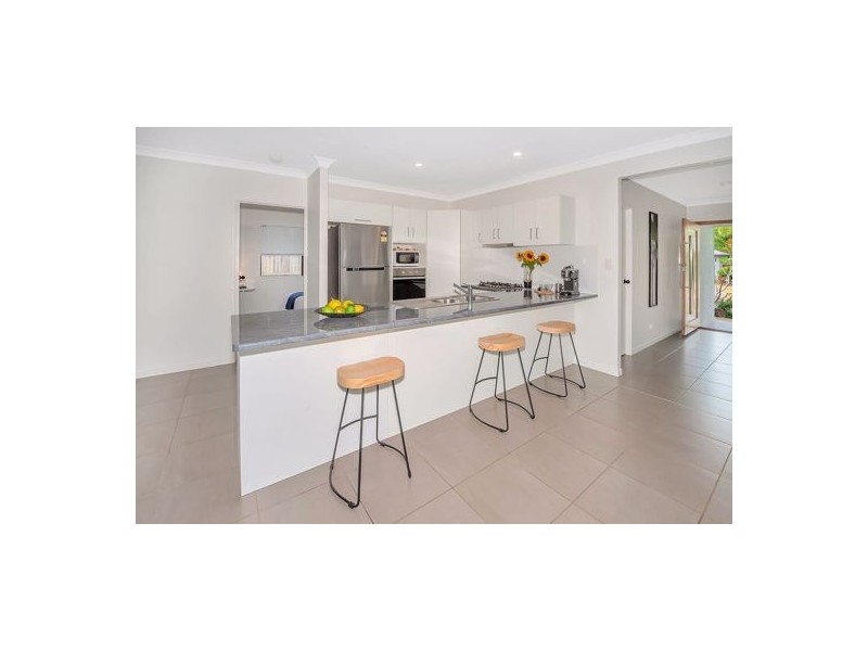 11 Jabiru Court, Smithfield QLD 4878