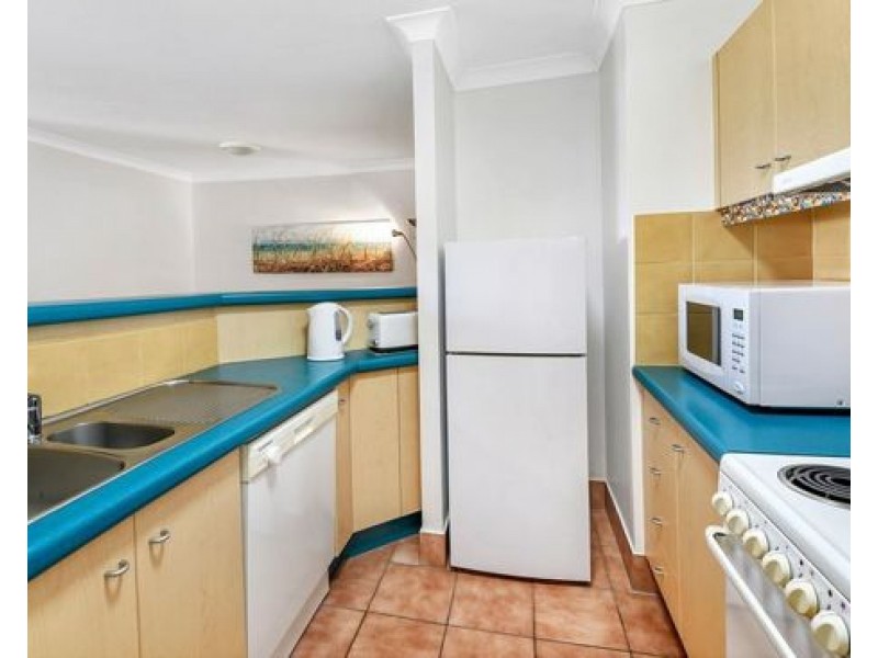3 11-17 Philip Avenue, Broadbeach QLD 4218