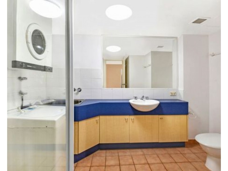 3 11-17 Philip Avenue, Broadbeach QLD 4218