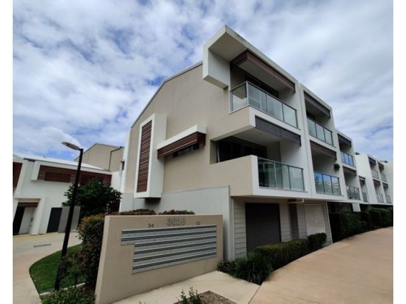 74/3028 The Boulevard, Carrara QLD 4211