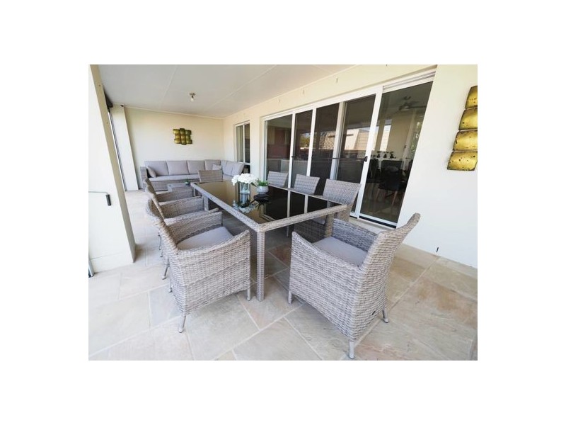 2 Coral Gables Key, Broadbeach Waters QLD 4218