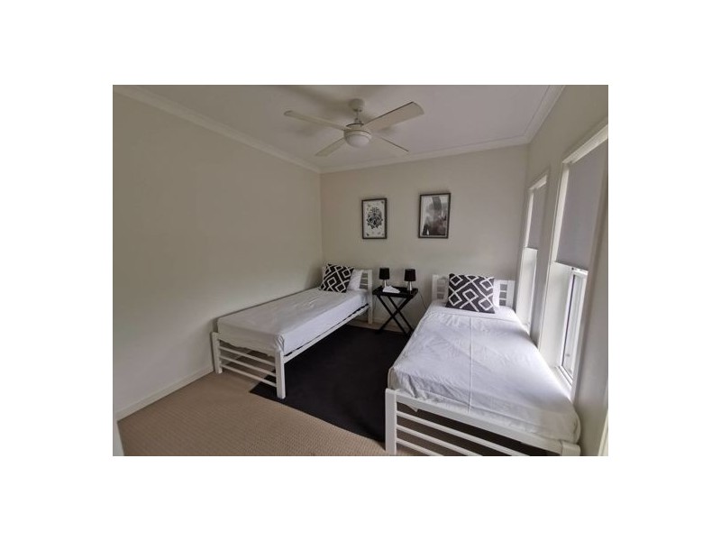 2 Coral Gables Key, Broadbeach Waters QLD 4218