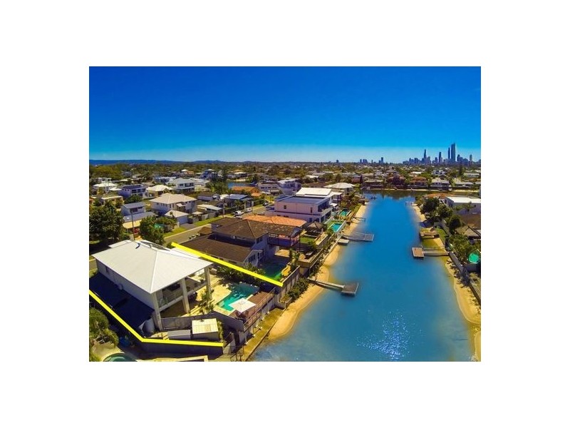 2 Coral Gables Key, Broadbeach Waters QLD 4218