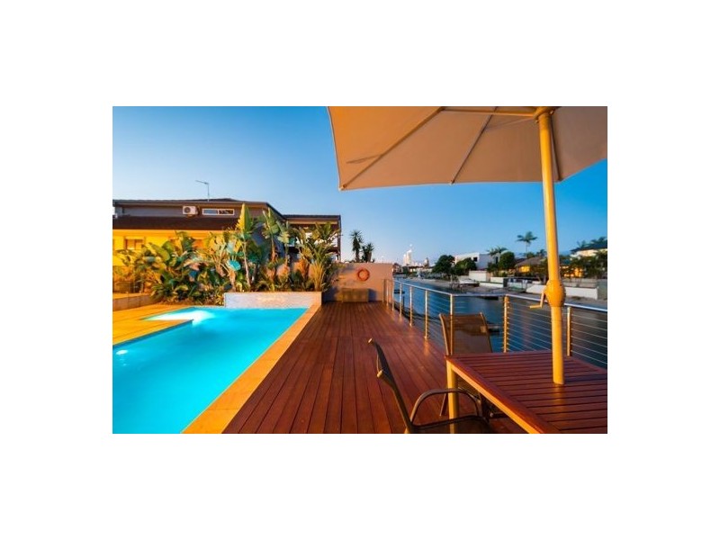 2 Coral Gables Key, Broadbeach Waters QLD 4218