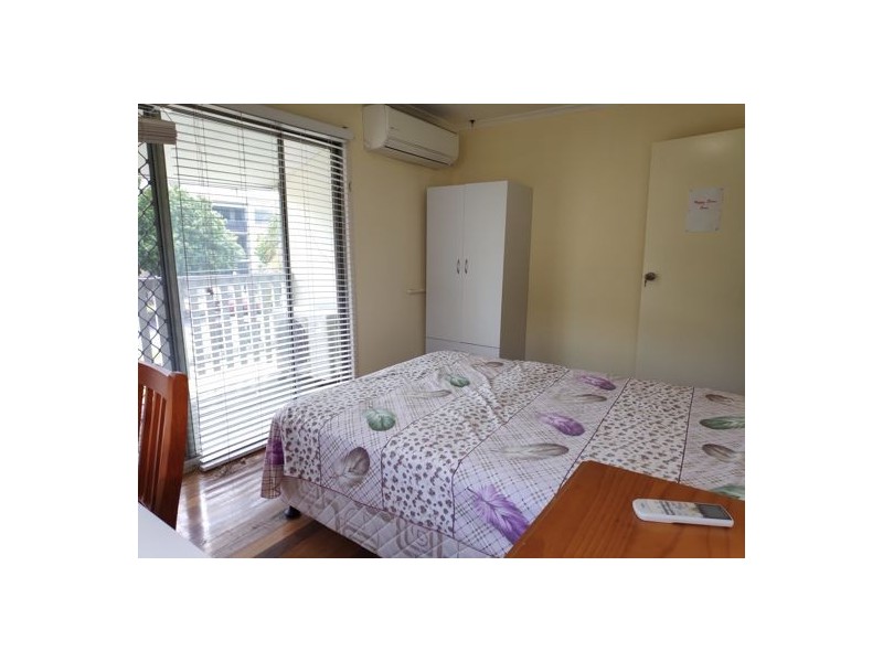 9 Omeo Street, Macgregor QLD 4109