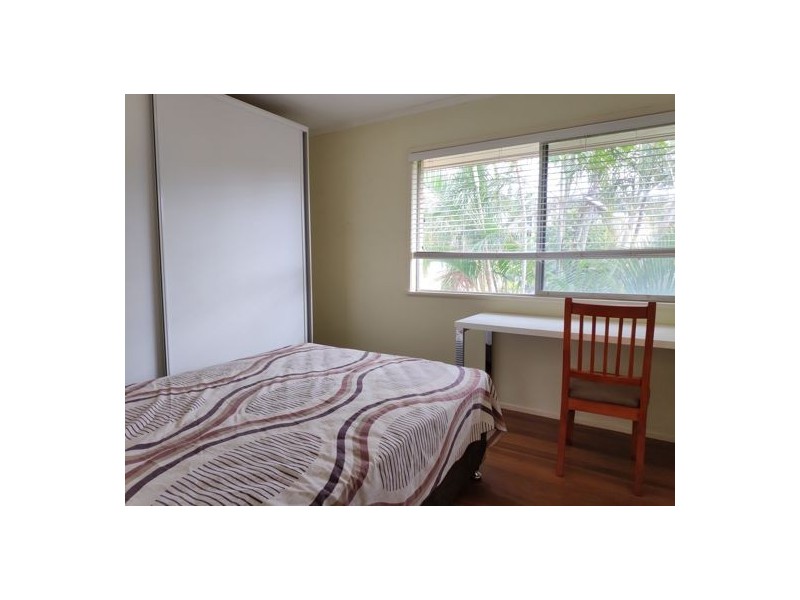 9 Omeo Street, Macgregor QLD 4109