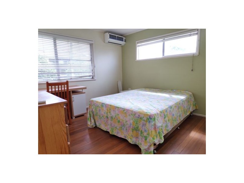 9 Omeo Street, Macgregor QLD 4109