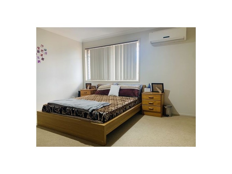 4/9 Lawrence Close, Robertson QLD 4109