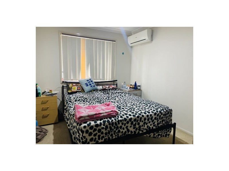 4/9 Lawrence Close, Robertson QLD 4109