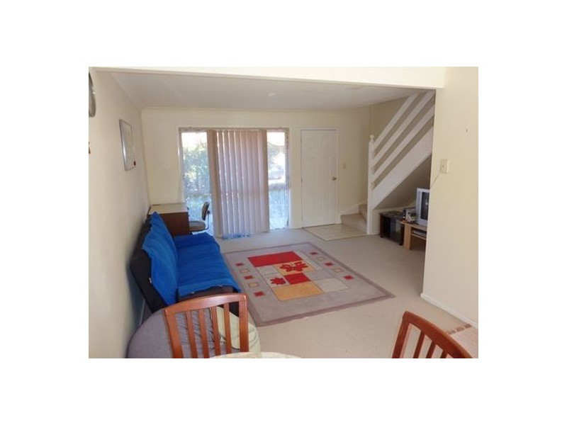 80 75 Brown Street, Labrador QLD 4215