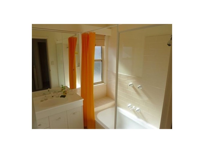 80 75 Brown Street, Labrador QLD 4215