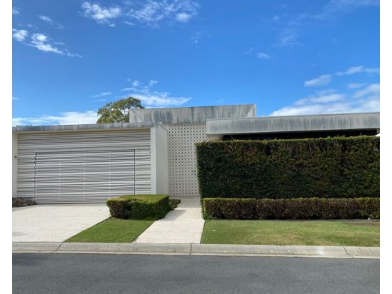 2 The Dress Circle, Benowa QLD 4217