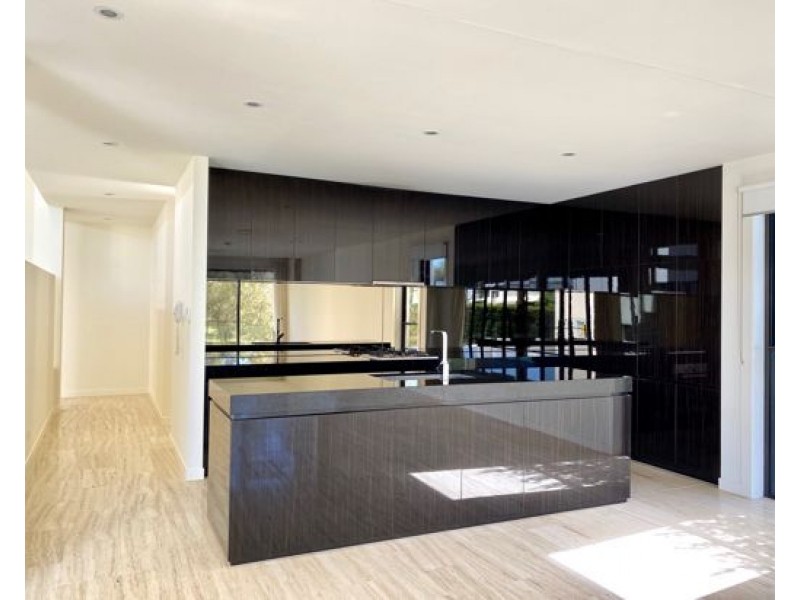 2 The Dress Circle, Benowa QLD 4217