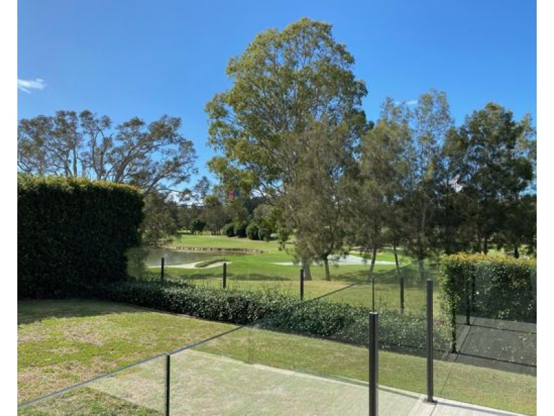 2 The Dress Circle, Benowa QLD 4217