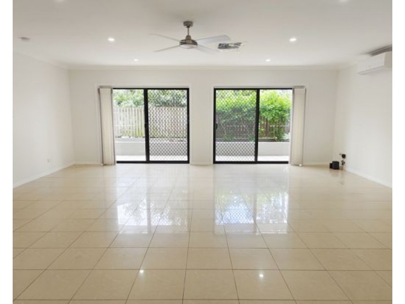 16 Sanders St, Upper Mount Gravatt QLD 4122