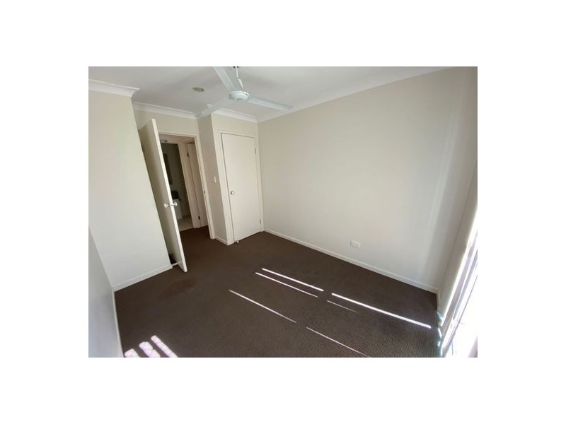 40/8 Rosegum Pl, Redbank Plains QLD 4301