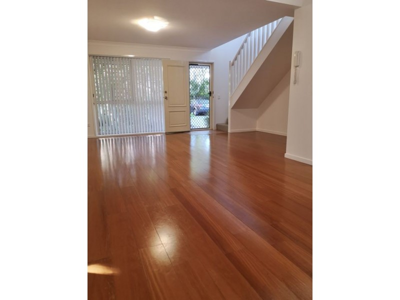 Unit 34 /1 Warbler Parade, Varsity Lakes QLD 4227