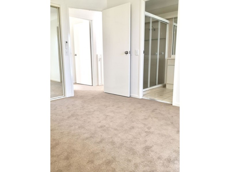 Unit 34 /1 Warbler Parade, Varsity Lakes QLD 4227