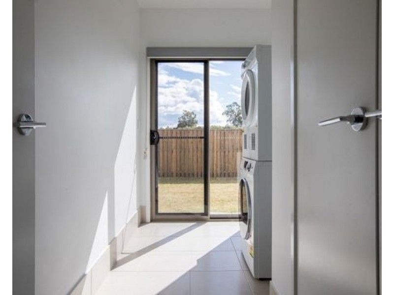 28 Amazon Circuit, Helensvale QLD 4212