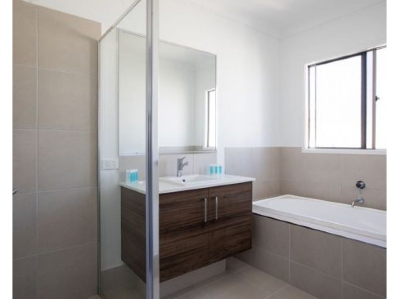 28 Amazon Circuit, Helensvale QLD 4212