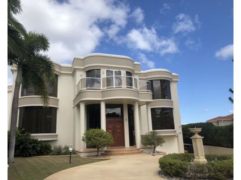 37 San Simeon Dr, Clear Island Waters QLD 4226