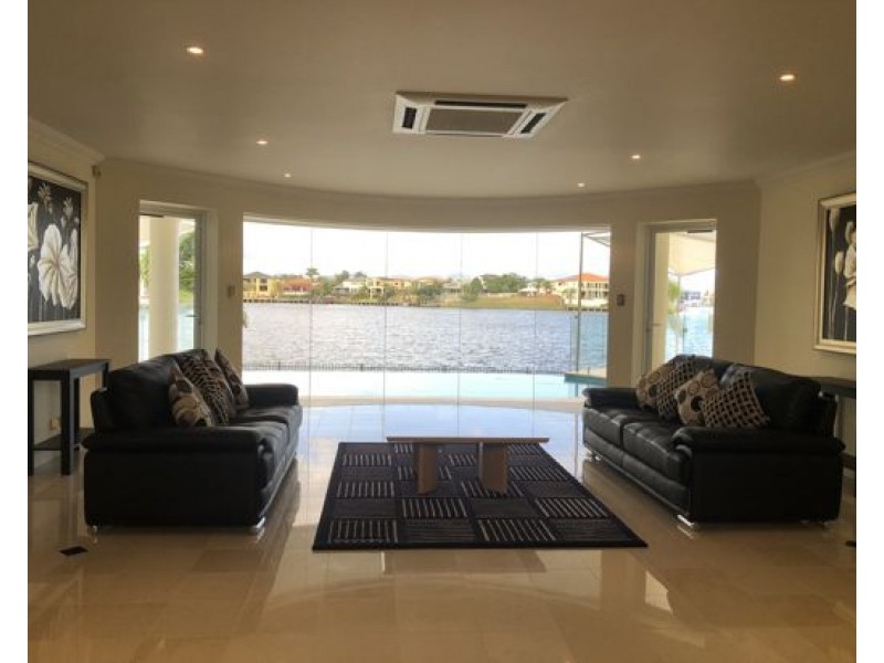 37 San Simeon Dr, Clear Island Waters QLD 4226
