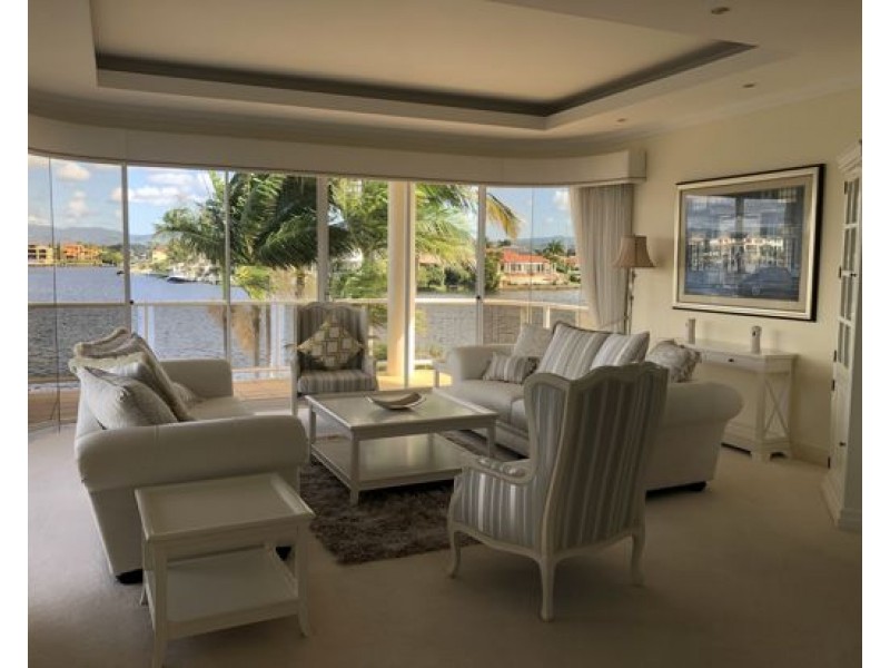 37 San Simeon Dr, Clear Island Waters QLD 4226