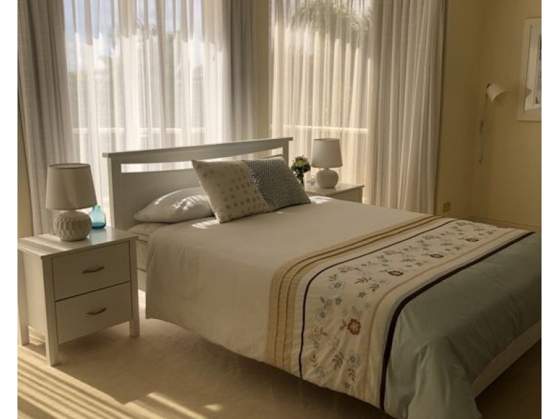37 San Simeon Dr, Clear Island Waters QLD 4226