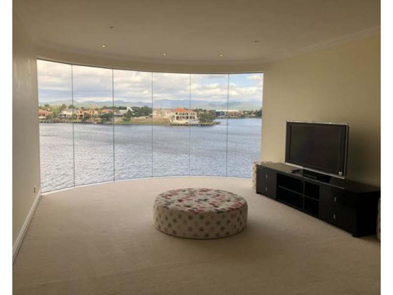 37 San Simeon Dr, Clear Island Waters QLD 4226