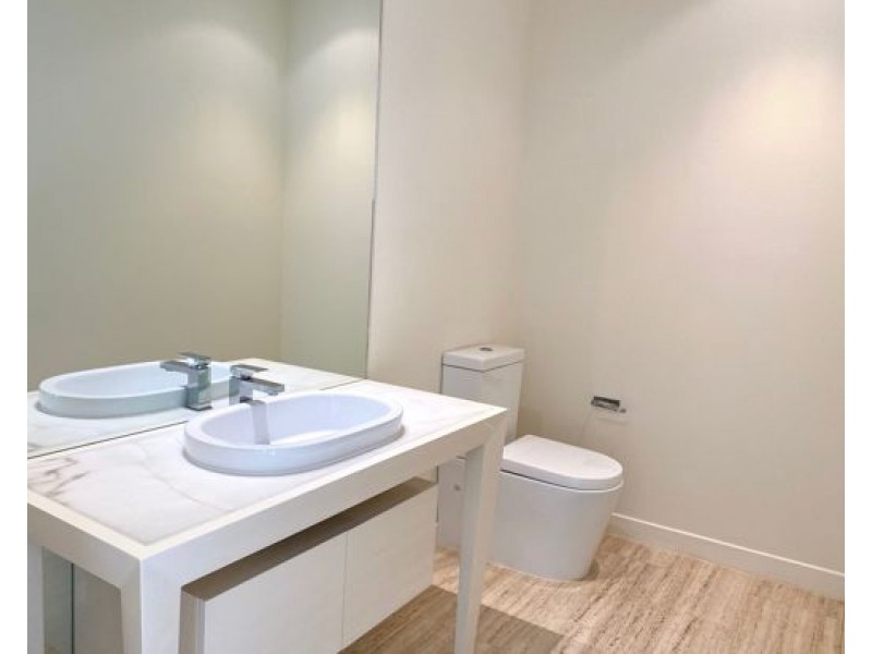 7 The Dress Circle, Benowa QLD 4217