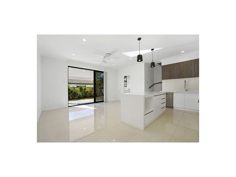 26/27 Sunflower Crescent, Calamvale QLD 4116