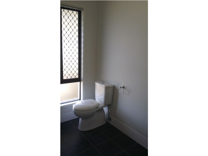 1-33 South Quarter Drive, Loganlea QLD 4131