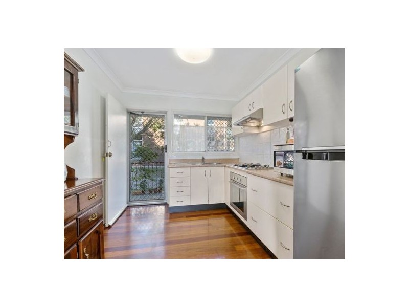 2/57 crown st, Holland Park West QLD 4121