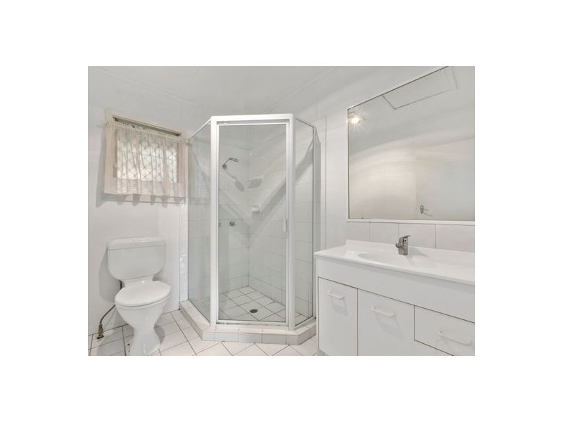 2/57 crown st, Holland Park West QLD 4121