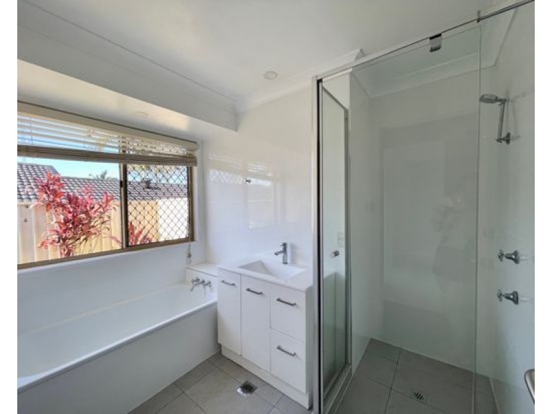 175 Ron Penhaligon Way, Robina QLD 4226