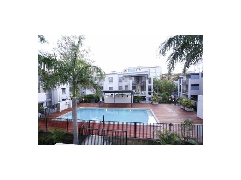 52 7 Landsborough tce, Toowong QLD 4066