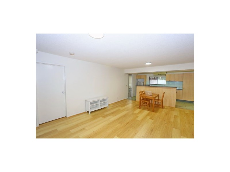 11 7 landsborough tce, Toowong QLD 4066