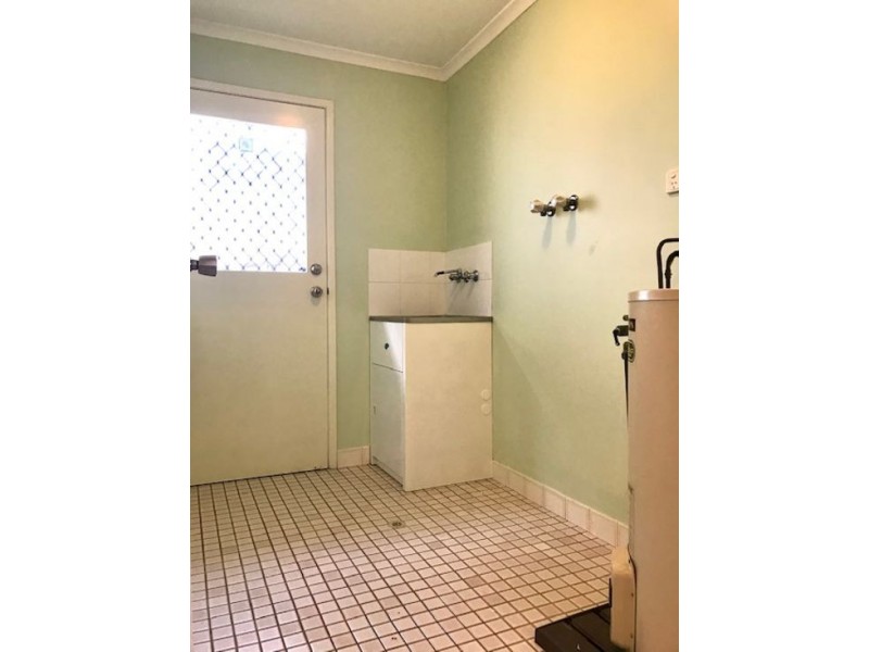 8 Akonna Street, Wynnum QLD 4178