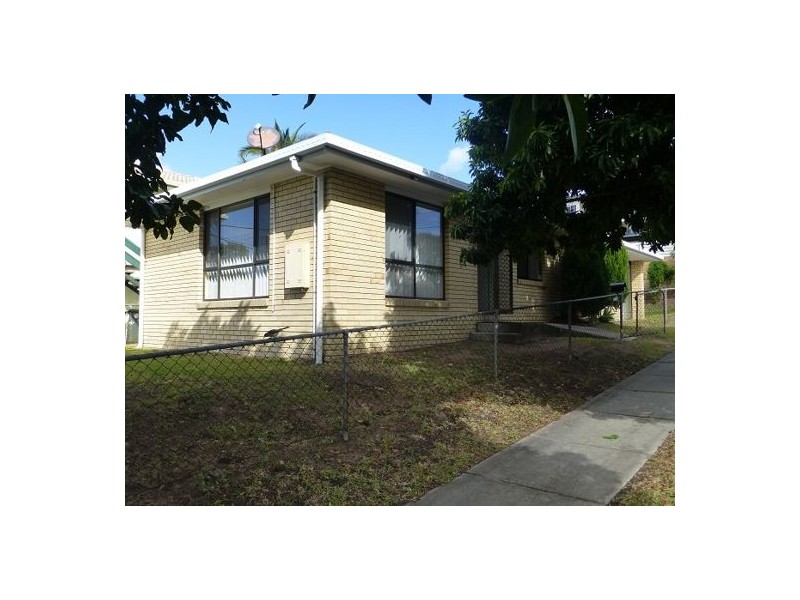 8 Akonna Street, Wynnum QLD 4178