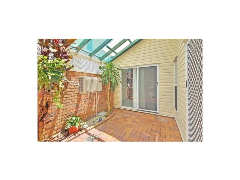 4 Eastcourt Lane, Sunnybank Hills QLD 4109