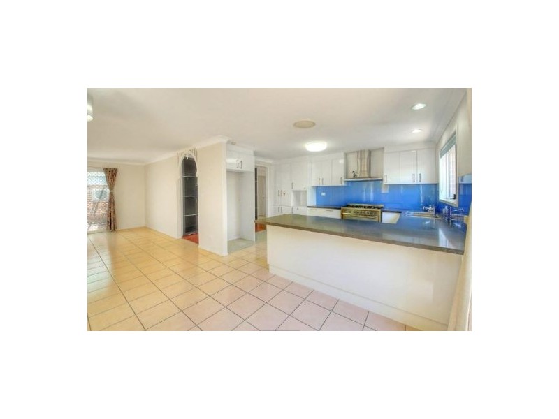 4 Eastcourt Lane, Sunnybank Hills QLD 4109