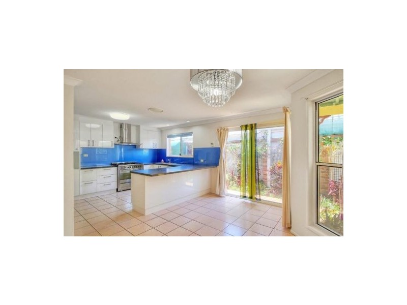 4 Eastcourt Lane, Sunnybank Hills QLD 4109