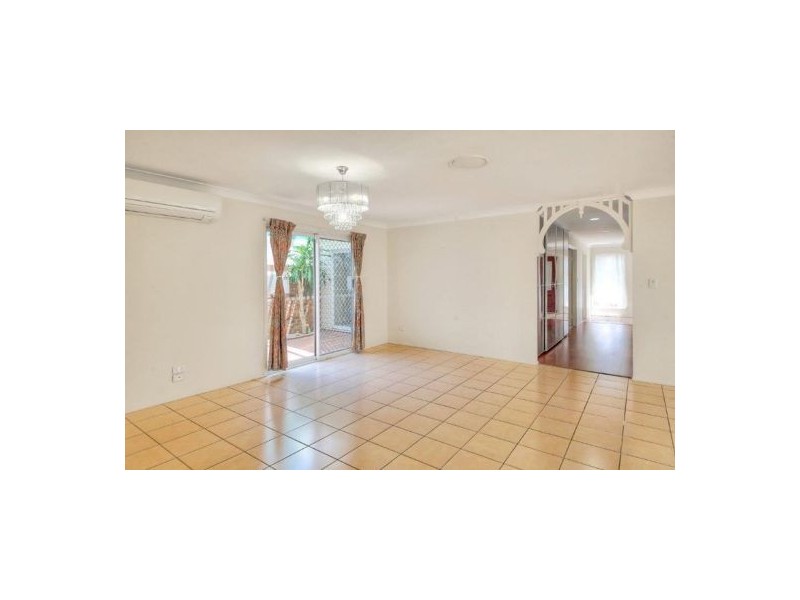 4 Eastcourt Lane, Sunnybank Hills QLD 4109