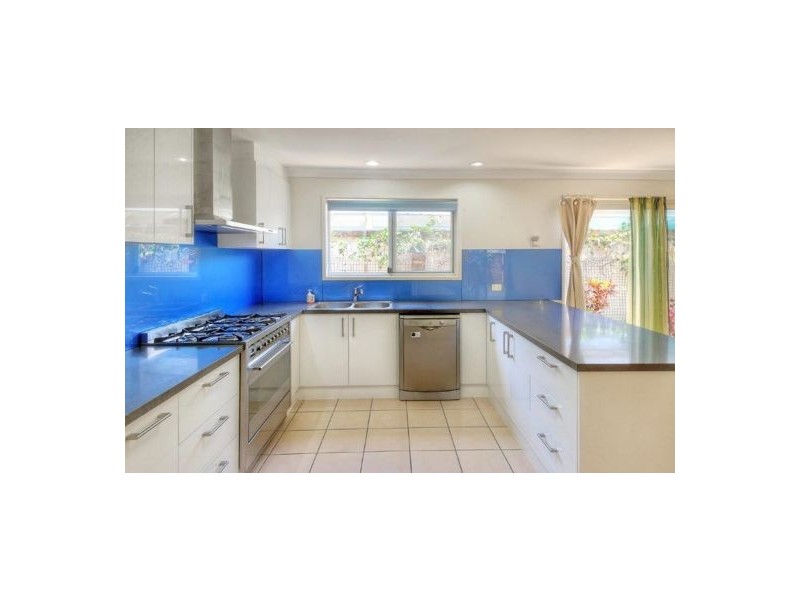 4 Eastcourt Lane, Sunnybank Hills QLD 4109