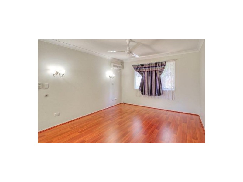 4 Eastcourt Lane, Sunnybank Hills QLD 4109