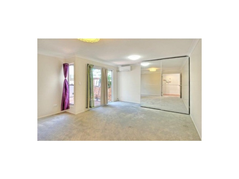 4 Eastcourt Lane, Sunnybank Hills QLD 4109